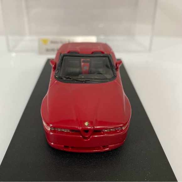 Make Up LSJ 1:43 Scale Alfa Romeo R.Z. Red 1992 Japan Very Nice Condition. - Picture 3 of 13